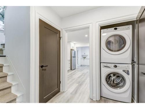 122 Kenilworth Avenue S, Hamilton, ON - Indoor Photo Showing Laundry Room