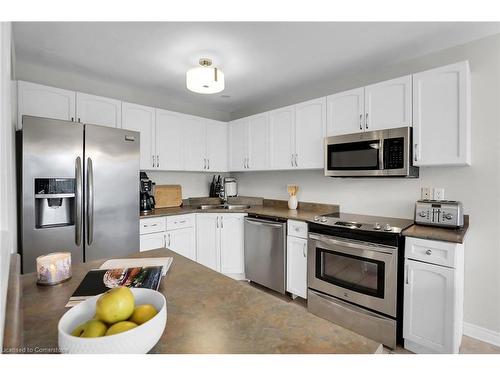 4116 Ashby Drive, Beamsville, ON - Indoor Photo Showing Kitchen With Stainless Steel Kitchen With Double Sink