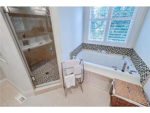 242 Burton Road, Oakville, ON - Indoor Photo Showing Bathroom