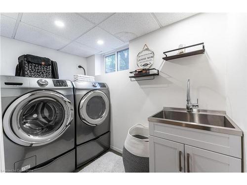 31 Academy Street, Ancaster, ON - Indoor Photo Showing Laundry Room