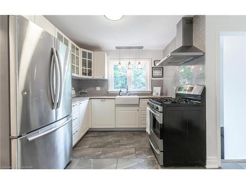 31 Academy Street, Ancaster, ON - Indoor Photo Showing Kitchen