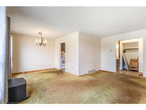 228 Eaglewood Drive, Hamilton, ON - Indoor Photo Showing Other Room