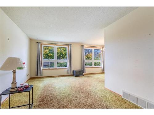 228 Eaglewood Drive, Hamilton, ON - Indoor Photo Showing Other Room