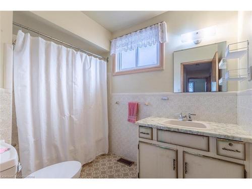 228 Eaglewood Drive, Hamilton, ON - Indoor Photo Showing Bathroom