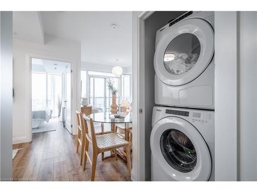 1301-500 Brock Avenue, Burlington, ON - Indoor Photo Showing Laundry Room