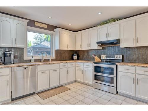 65 Derek Drive, Hamilton, ON - Indoor Photo Showing Kitchen