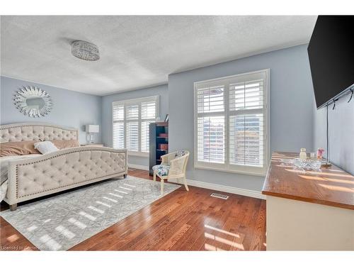 65 Derek Drive, Hamilton, ON - Indoor Photo Showing Bedroom