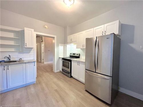 C-49 Victoria Avenue S, Hamilton, ON - Indoor Photo Showing Kitchen