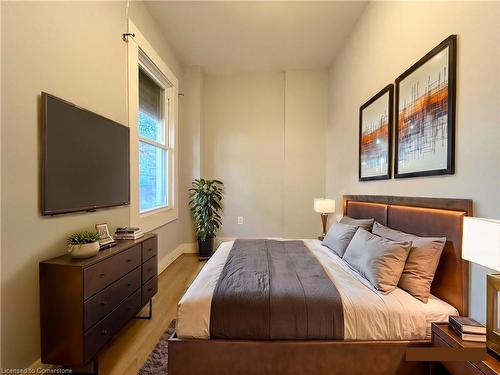 C-49 Victoria Avenue S, Hamilton, ON - Indoor Photo Showing Bedroom