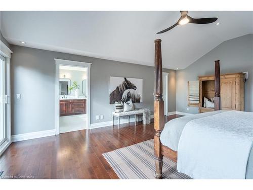 1016 North Shore Boulevard E, Burlington, ON - Indoor Photo Showing Bedroom