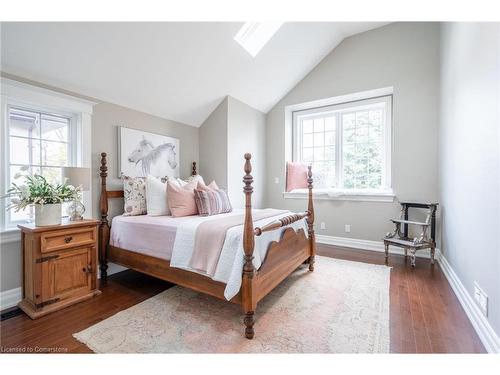 1016 North Shore Boulevard E, Burlington, ON - Indoor Photo Showing Bedroom