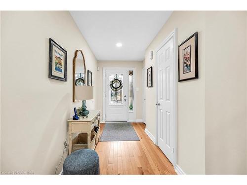 17 Sunters Court, Ancaster, ON - Indoor Photo Showing Other Room