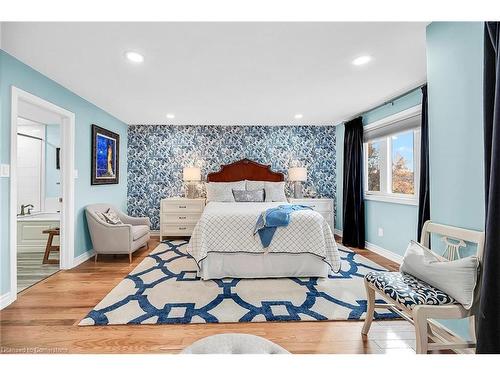 17 Sunters Court, Ancaster, ON - Indoor Photo Showing Bedroom