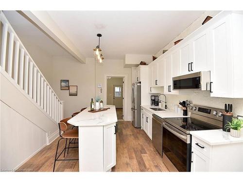 277 Main Street W, Hamilton, ON - Indoor Photo Showing Kitchen With Upgraded Kitchen