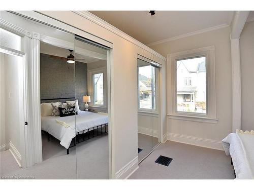 277 Main Street W, Hamilton, ON - Indoor Photo Showing Bedroom