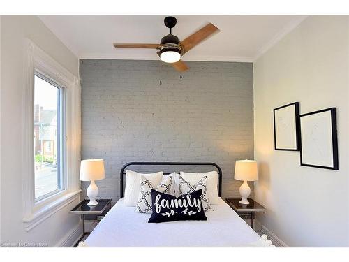 277 Main Street W, Hamilton, ON - Indoor Photo Showing Bedroom