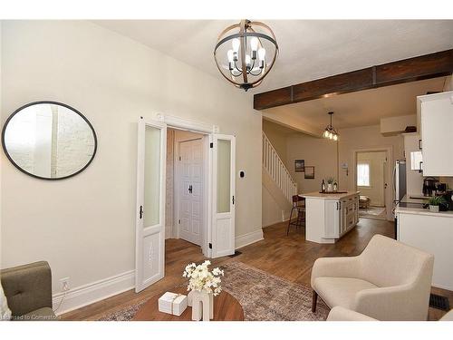 277 Main Street W, Hamilton, ON - Indoor Photo Showing Living Room