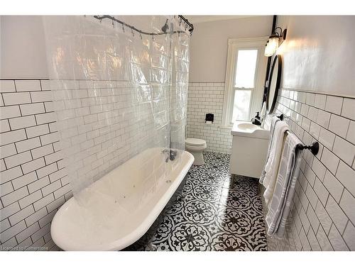 277 Main Street W, Hamilton, ON - Indoor Photo Showing Bathroom