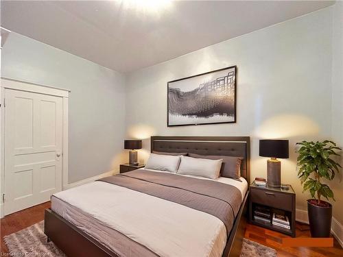 D-49 Victoria Avenue S, Hamilton, ON - Indoor Photo Showing Bedroom