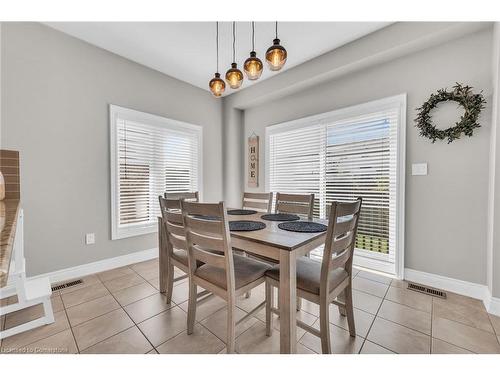 8 Saybrook Gardens, Stoney Creek, ON - Indoor Photo Showing Dining Room