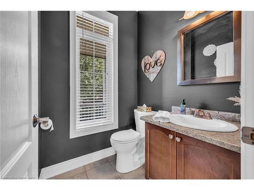 8 Saybrook Gardens, Stoney Creek, ON - Indoor Photo Showing Bathroom