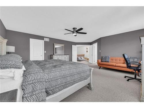 8 Saybrook Gardens, Stoney Creek, ON - Indoor Photo Showing Bedroom