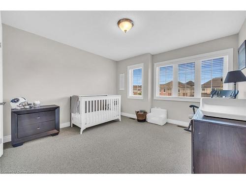 8 Saybrook Gardens, Stoney Creek, ON - Indoor Photo Showing Bedroom