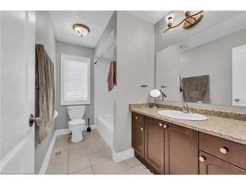 8 Saybrook Gardens, Stoney Creek, ON - Indoor Photo Showing Bathroom