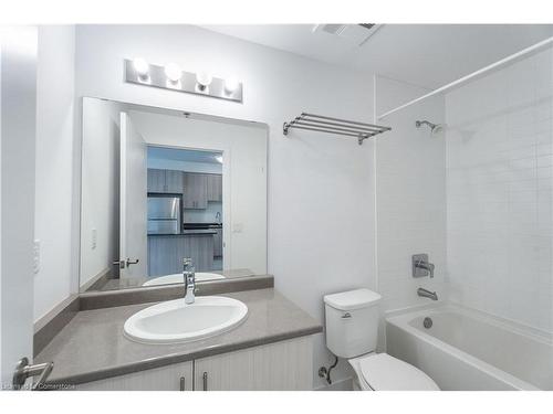 723-2486 Old Bronte Road, Oakville, ON - Indoor Photo Showing Bathroom