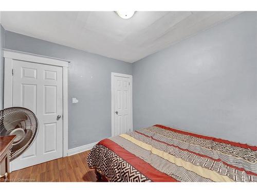 5 Rosewood Road, Hamilton, ON - Indoor Photo Showing Bedroom