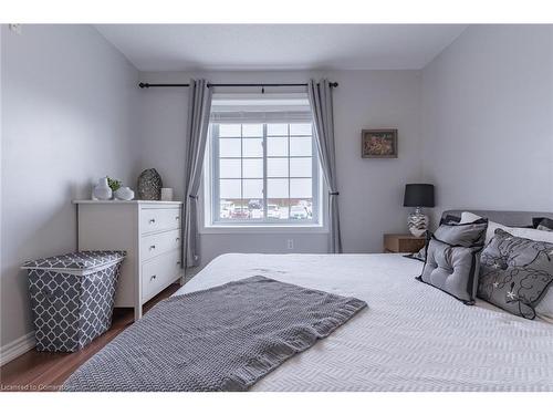 104-415 Grange Road, Guelph, ON - Indoor Photo Showing Bedroom