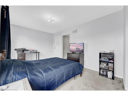 3037 Oslo Crescent, Mississauga, ON - Indoor Photo Showing Bedroom