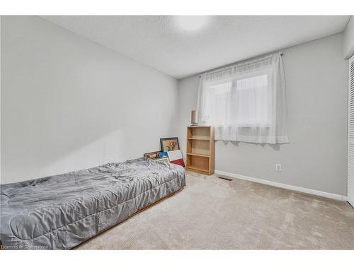 3037 Oslo Crescent, Mississauga, ON - Indoor Photo Showing Bedroom