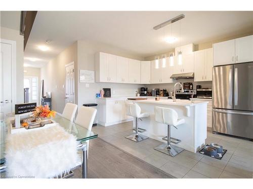 66 Homestead Way, Thorold, ON - Indoor Photo Showing Kitchen