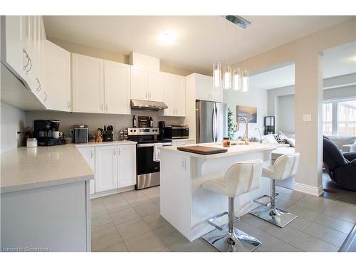 66 Homestead Way, Thorold, ON - Indoor Photo Showing Kitchen