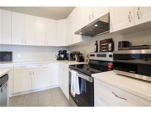 66 Homestead Way, Thorold, ON - Indoor Photo Showing Kitchen