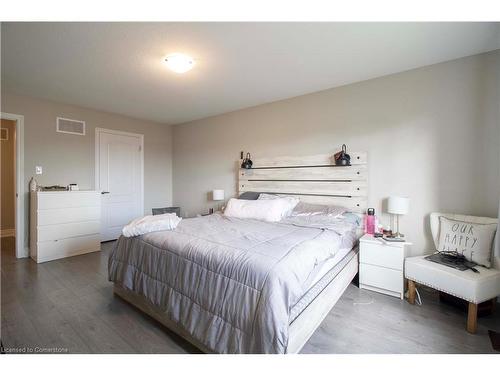 66 Homestead Way, Thorold, ON - Indoor Photo Showing Bedroom