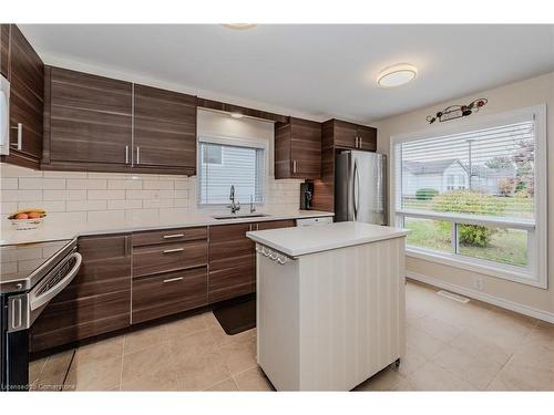 3 Ridgebank Place, New Hamburg, ON - Indoor Photo Showing Kitchen