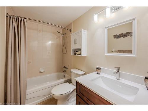 3 Ridgebank Place, New Hamburg, ON - Indoor Photo Showing Bathroom