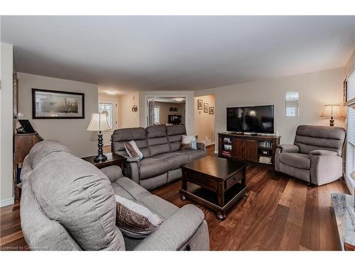 3 Ridgebank Place, New Hamburg, ON - Indoor Photo Showing Living Room