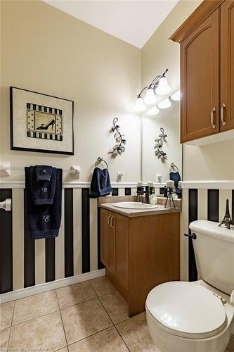 38 Raymond Road, Ancaster, ON - Indoor Photo Showing Bathroom