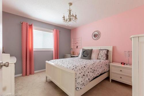 38 Raymond Road, Ancaster, ON - Indoor Photo Showing Bedroom