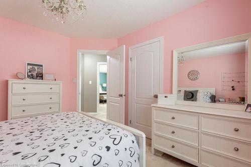 38 Raymond Road, Ancaster, ON - Indoor Photo Showing Bedroom