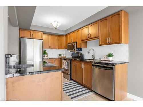 17-242 Upper Mount Albion Road, Stoney Creek, ON - Indoor Photo Showing Kitchen