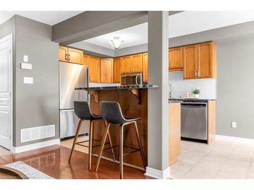 17-242 Upper Mount Albion Road, Stoney Creek, ON - Indoor Photo Showing Kitchen