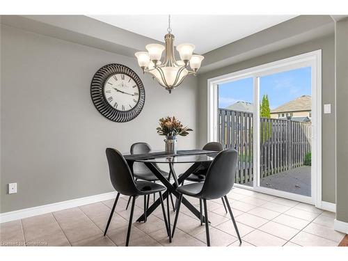 17-242 Upper Mount Albion Road, Stoney Creek, ON - Indoor Photo Showing Dining Room