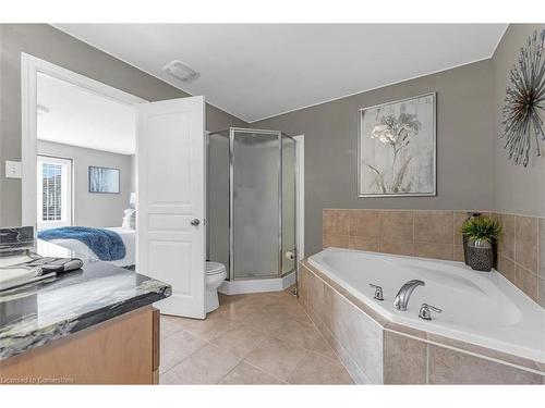 17-242 Upper Mount Albion Road, Stoney Creek, ON - Indoor Photo Showing Bathroom