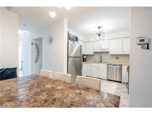 101 Strada Boulevard, St. Catharines, ON - Indoor Photo Showing Kitchen