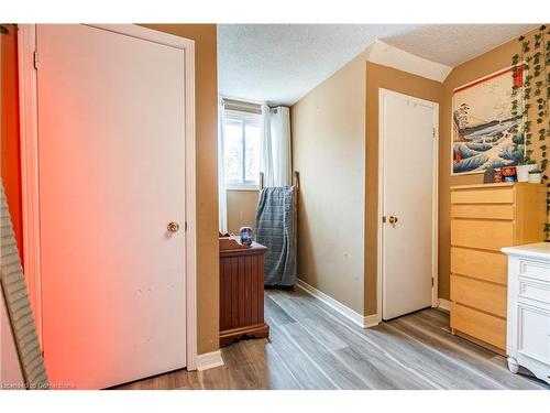 101 Strada Boulevard, St. Catharines, ON - Indoor Photo Showing Other Room