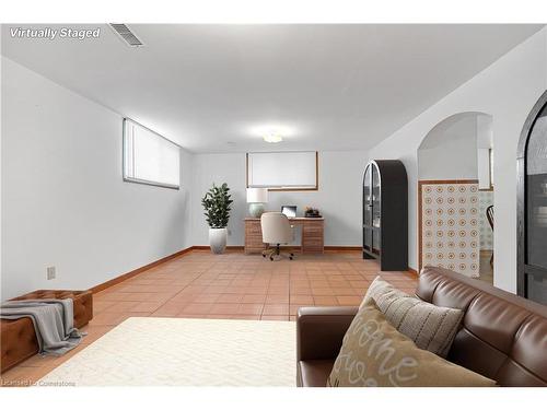 373 Mary Street, Hamilton, ON - Indoor Photo Showing Living Room